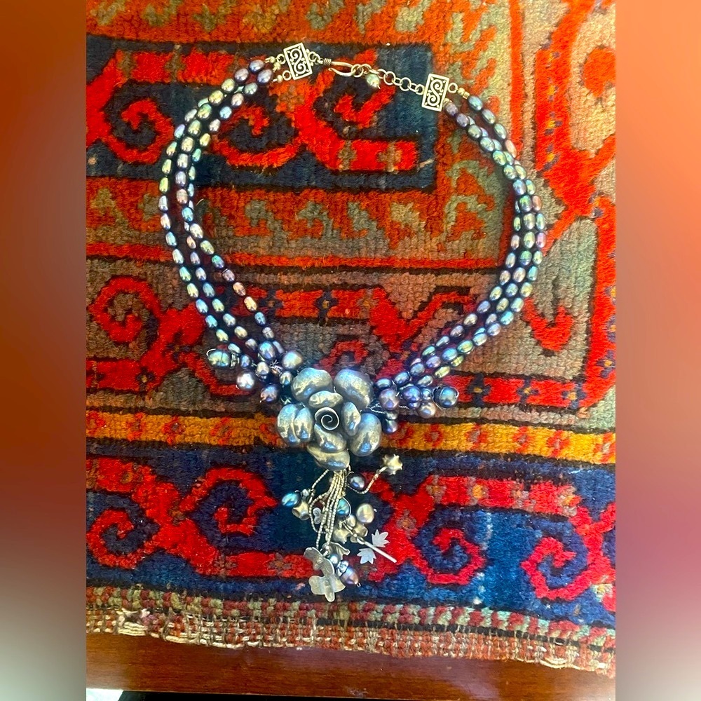 Stunning Tahitian pearls with sterling silver necklace